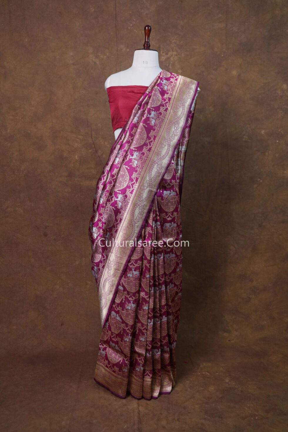 Majenta Banarasi Handloom Deer & Tiger Figure Saree